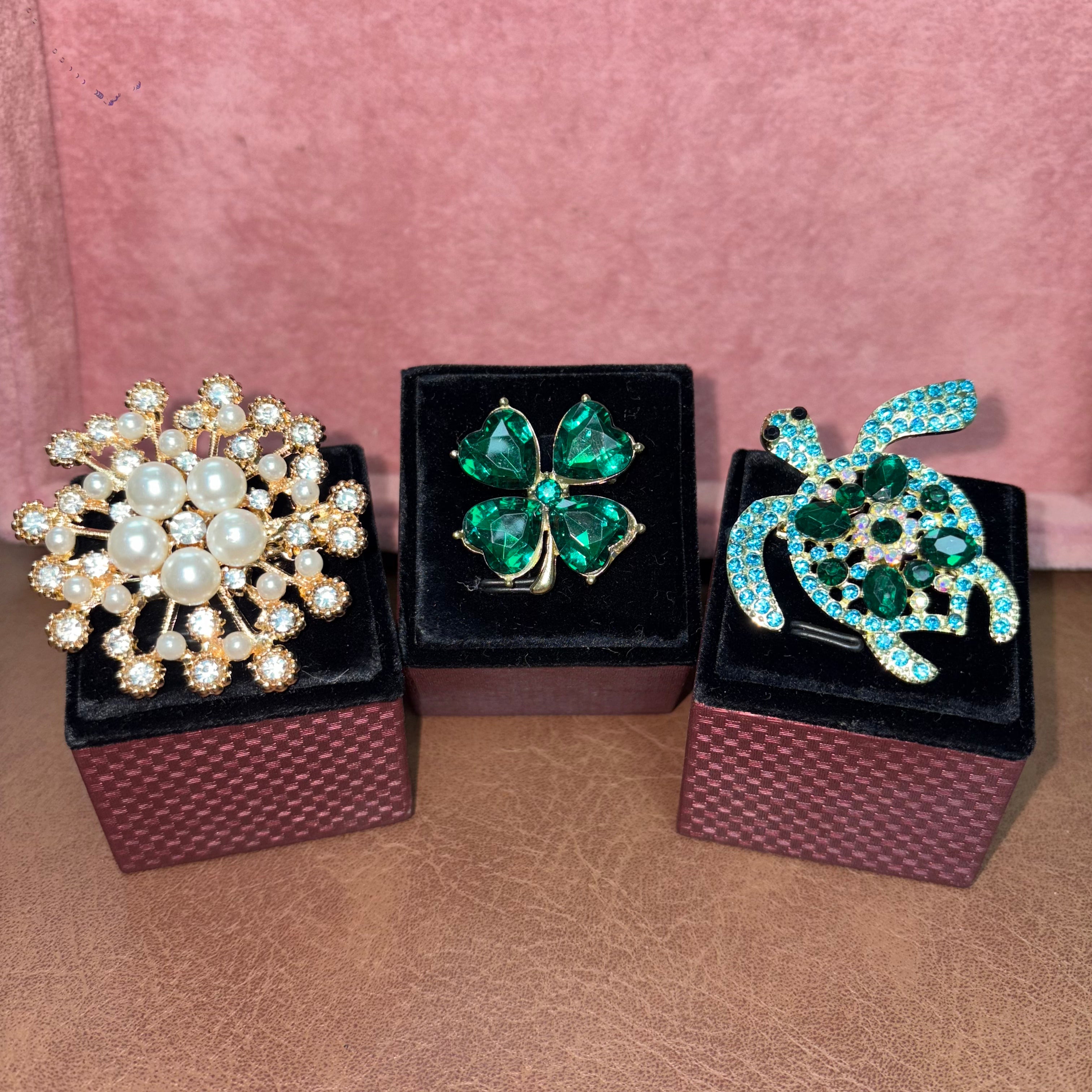 Live link for Brooches